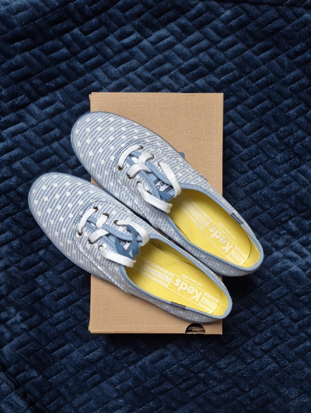 Keds Polka Dot and Stripe Printed Shoes With 2 Sets Of Laces Size 8, New In Box